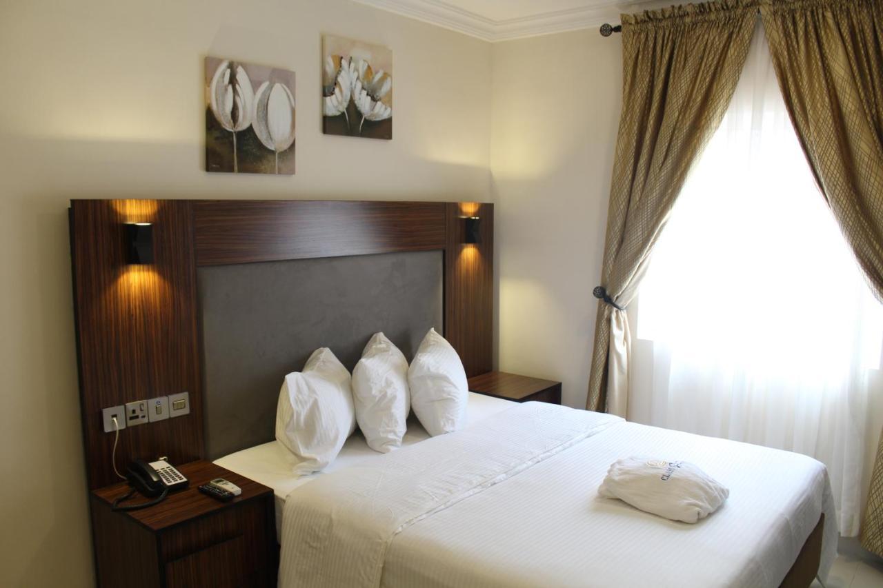 Class Suites Икеджа Екстериор снимка