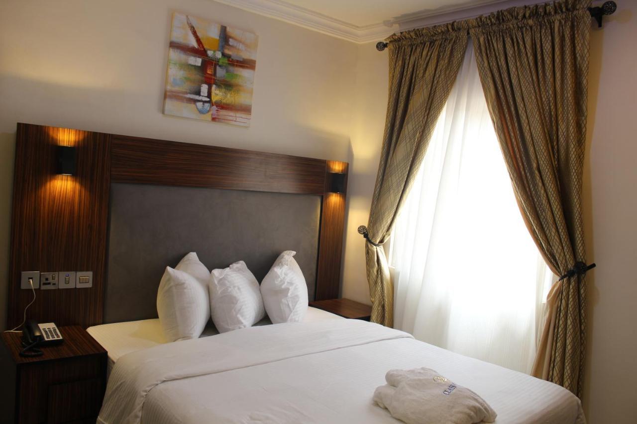 Class Suites Икеджа Екстериор снимка