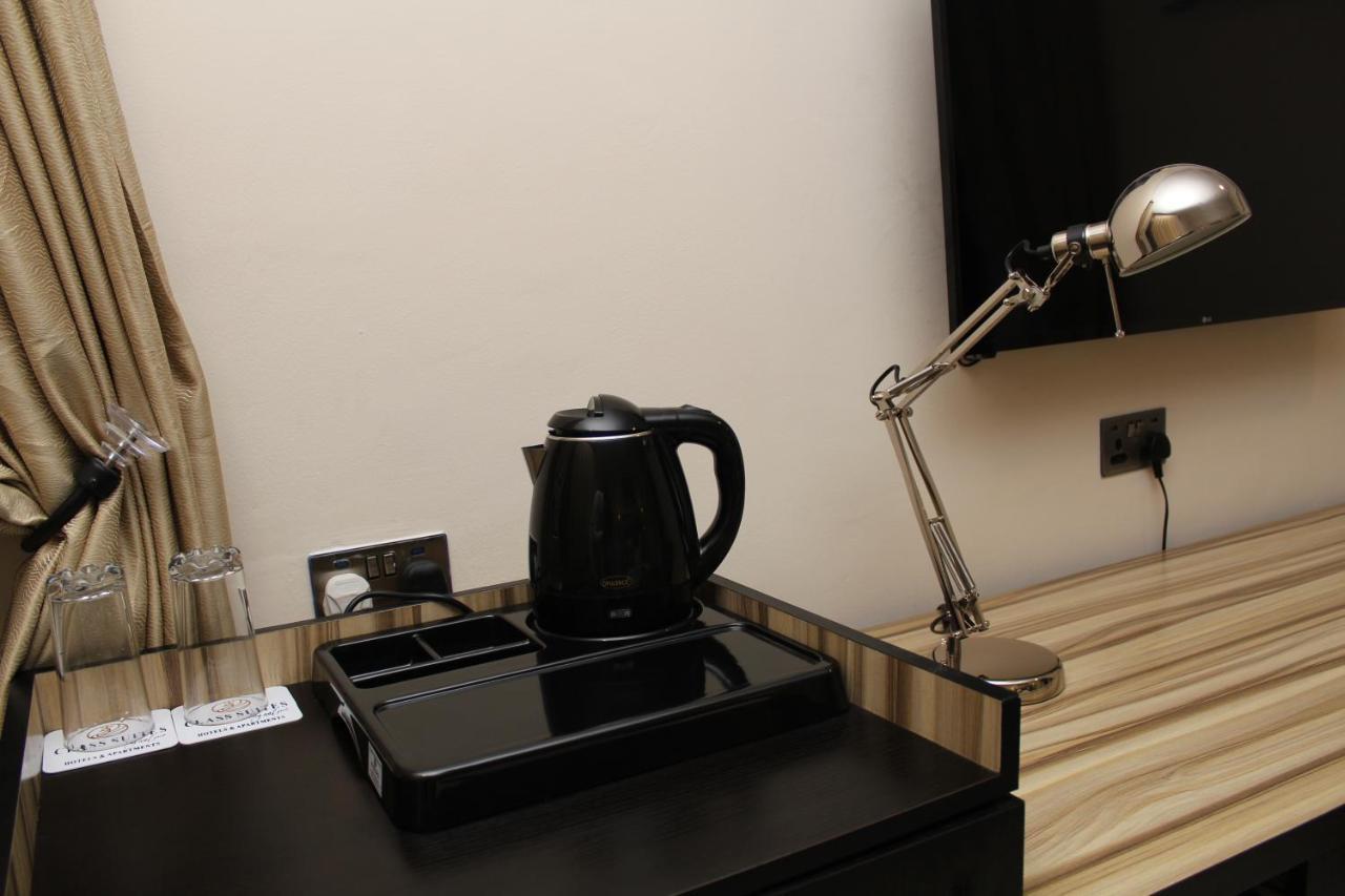 Class Suites Икеджа Екстериор снимка