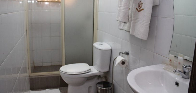 Class Suites Икеджа Екстериор снимка